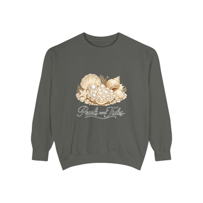 Pearls and Tides – Seashell Feminine Sweatshirt